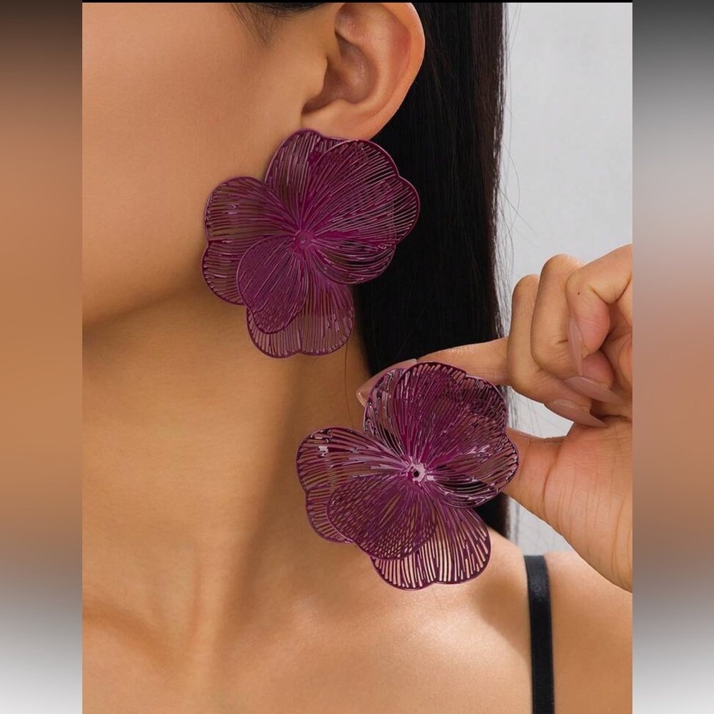 Purple Hibiscus Floral Earrings NEW 🏷️